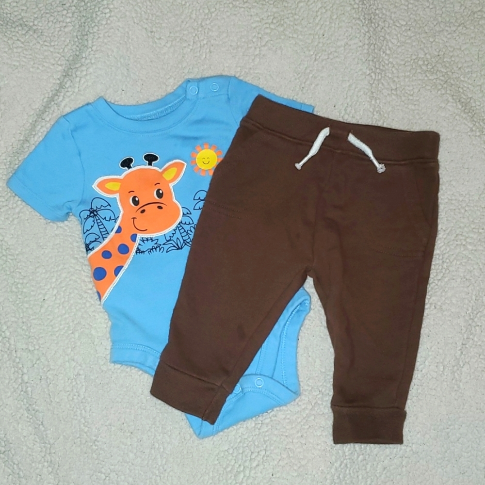 Gender neutral Giraffe outfit